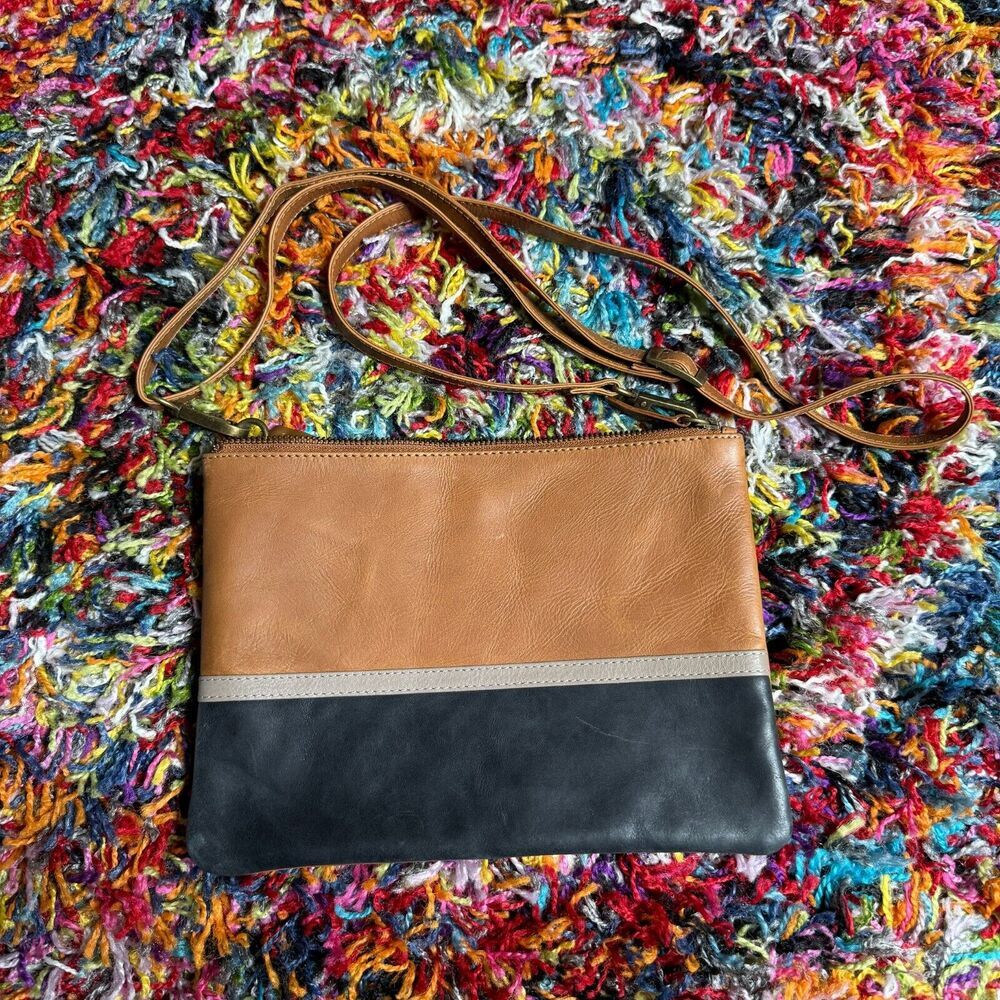 SERVV Crossbody Leather Bag 9.5x7 Brown Gray Tri Pocket City Chic